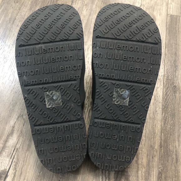 lululemon athletica Black restfeel Sandals - Picture 4 of 8